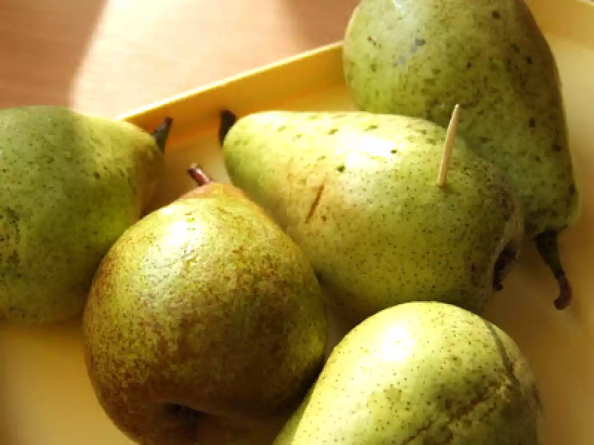 Pere in tuica - poza 2