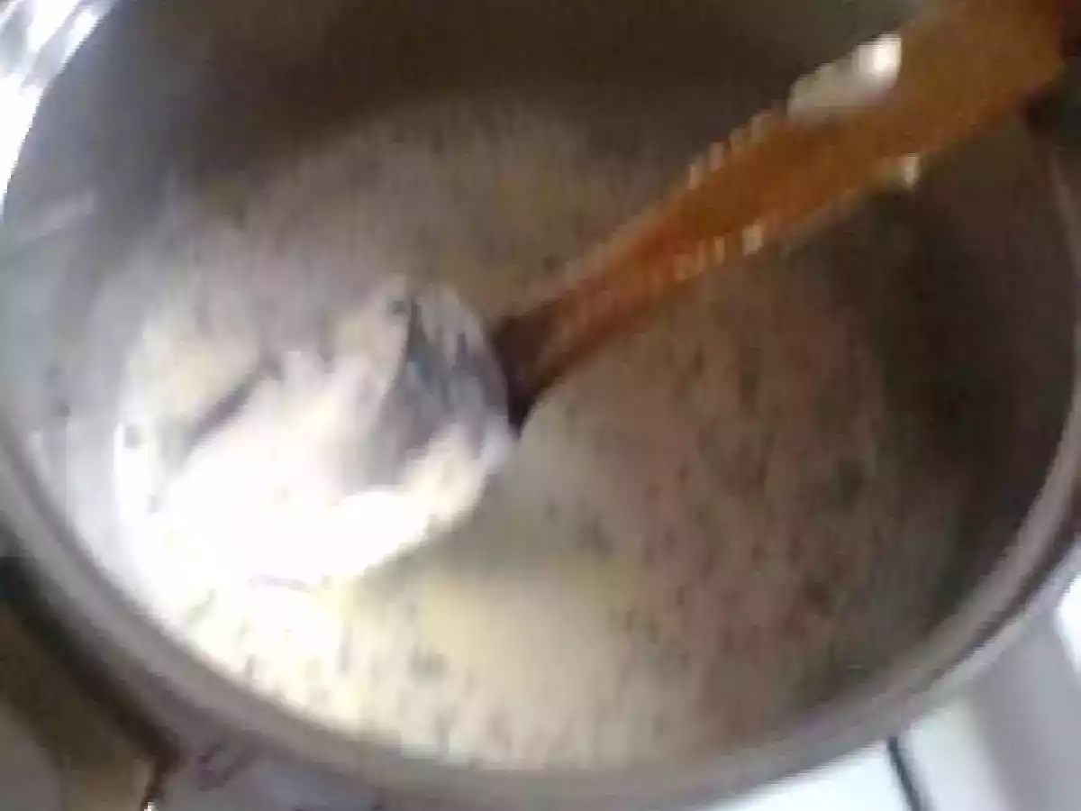 PESTE CU SOS DE SMANTANA - poza 9