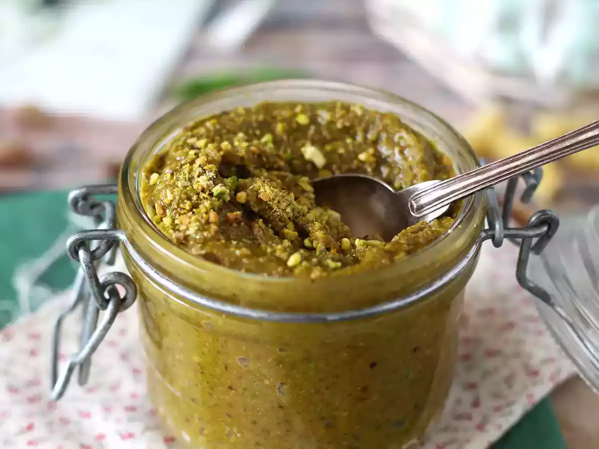 Pesto de fistic, sos ușor și gustos - poza 6
