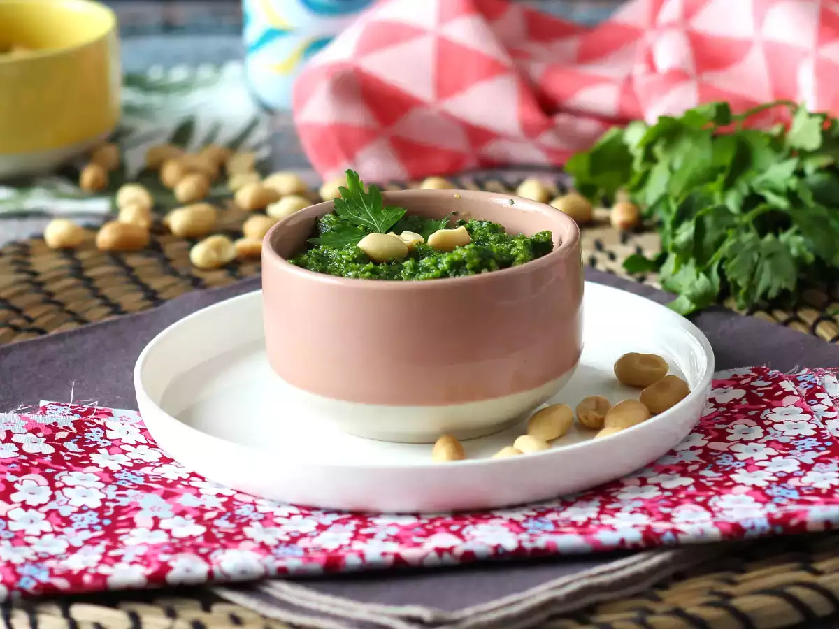 Pesto de pătrunjel și arahide, o explozie de arome - poza 3