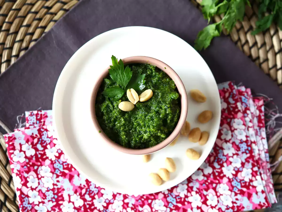 Pesto de pătrunjel și arahide, o explozie de arome - poza 4