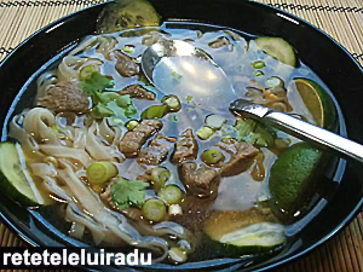 Pho Bo Supa de vita cu taitei