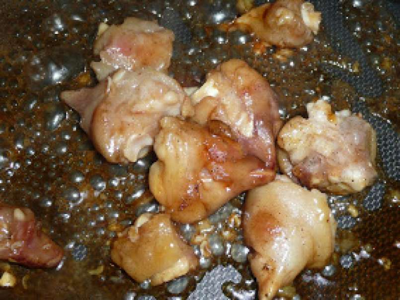 Picioare de porc caramelizate - Chern chrouk kho tapeng - poza 2