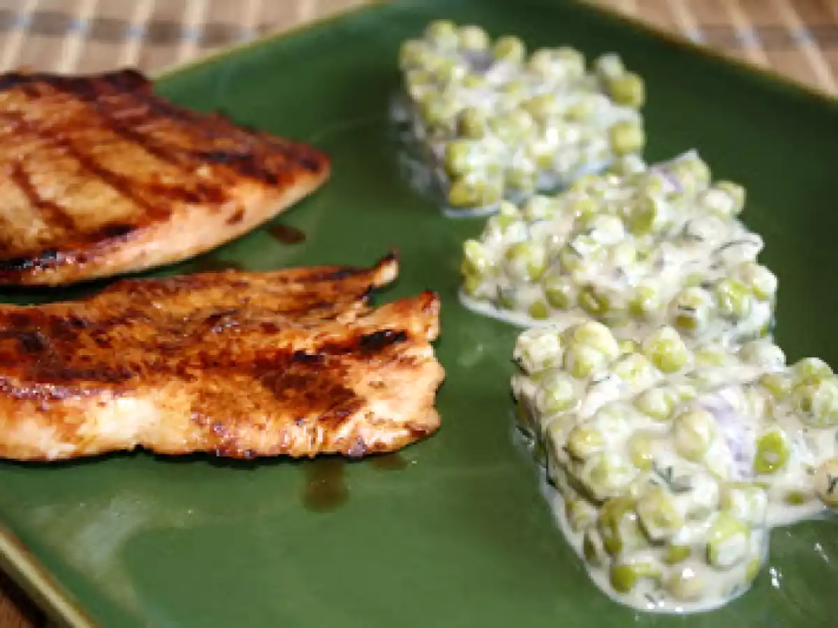 Piept de curcan cu garnitura de mazare