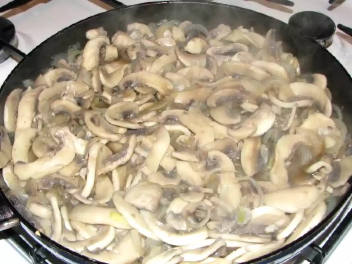 Piept de curcan umplut cu ciuperci, masline si cascaval - poza 9