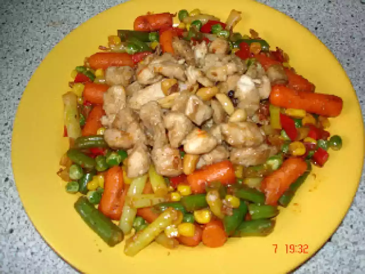 PIEPT DE PUI CU ALUNE