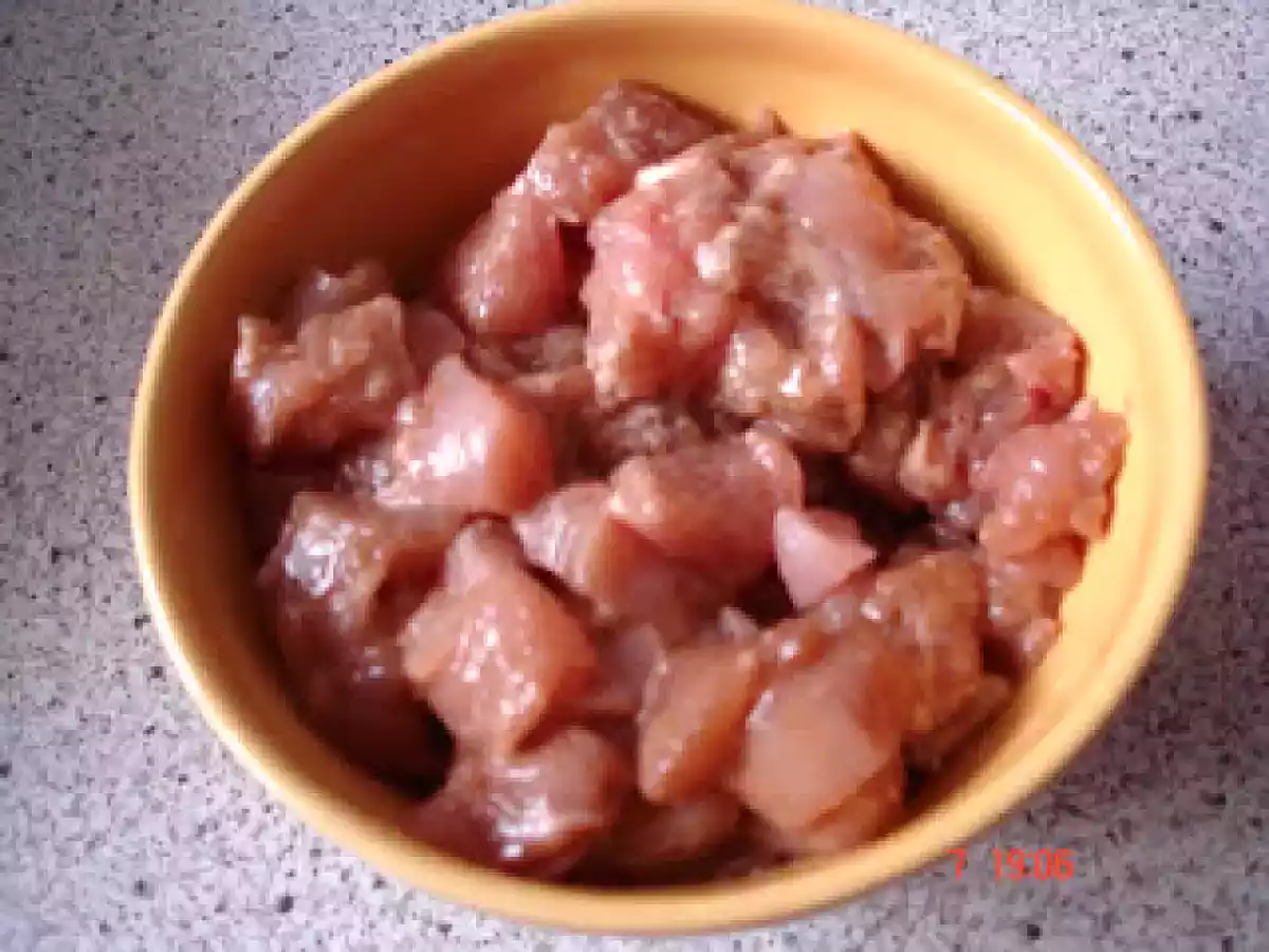 PIEPT DE PUI CU ALUNE - poza 3