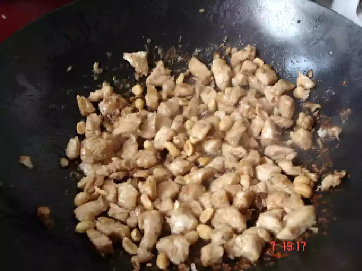 PIEPT DE PUI CU ALUNE - poza 5