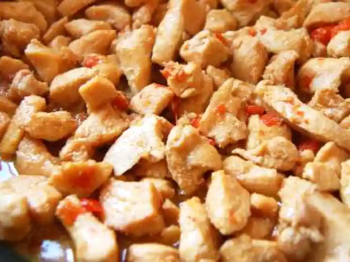 Piept de pui cu ardei Kapia rosu