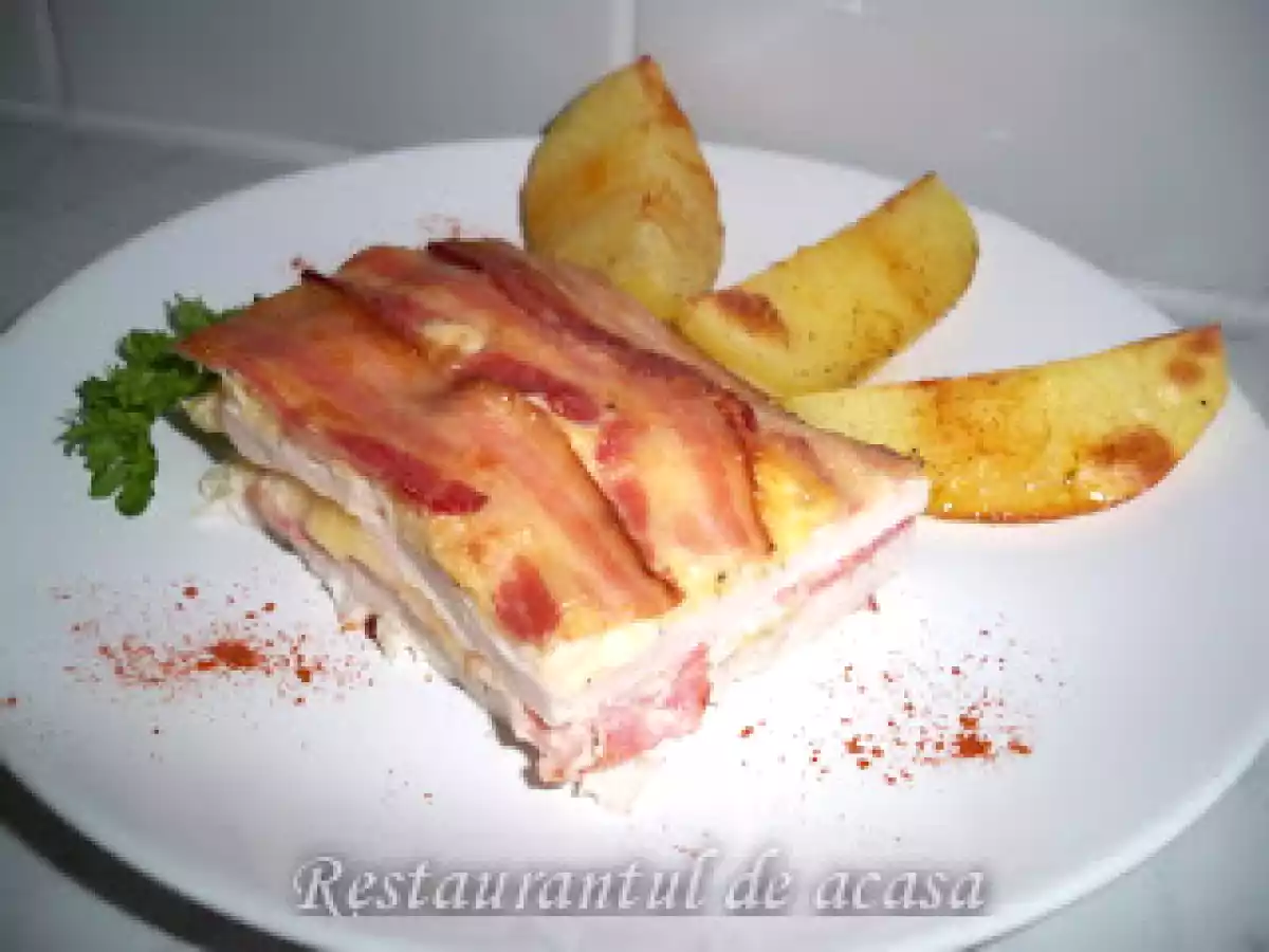 Piept de pui cu bacon si branza Edam