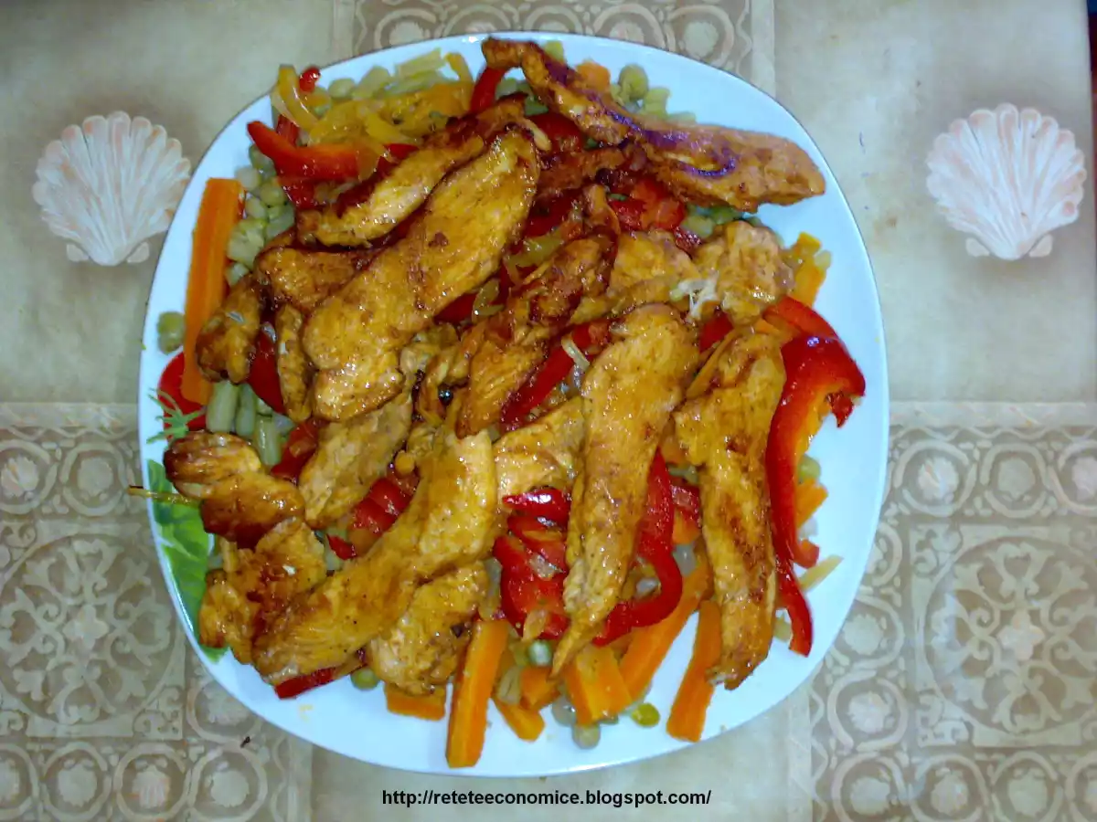 Piept de pui cu legume