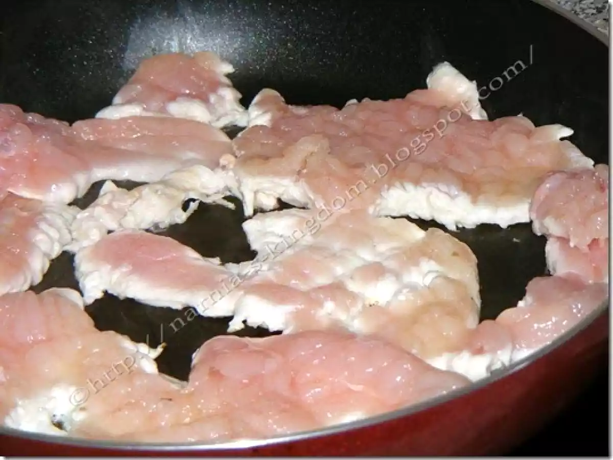 Piept de pui cu smantana si ciuperci - poza 2