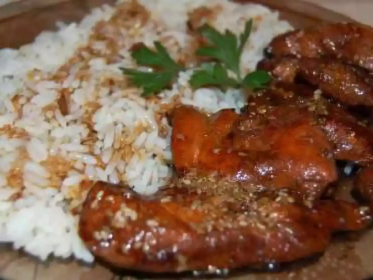 Piept de pui cu sos de soia, lamaie si susan