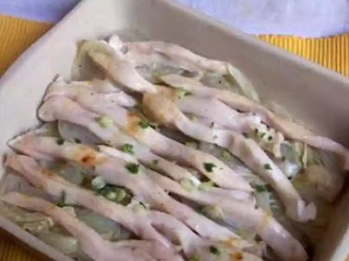 Piept de pui pe pat de ceapa