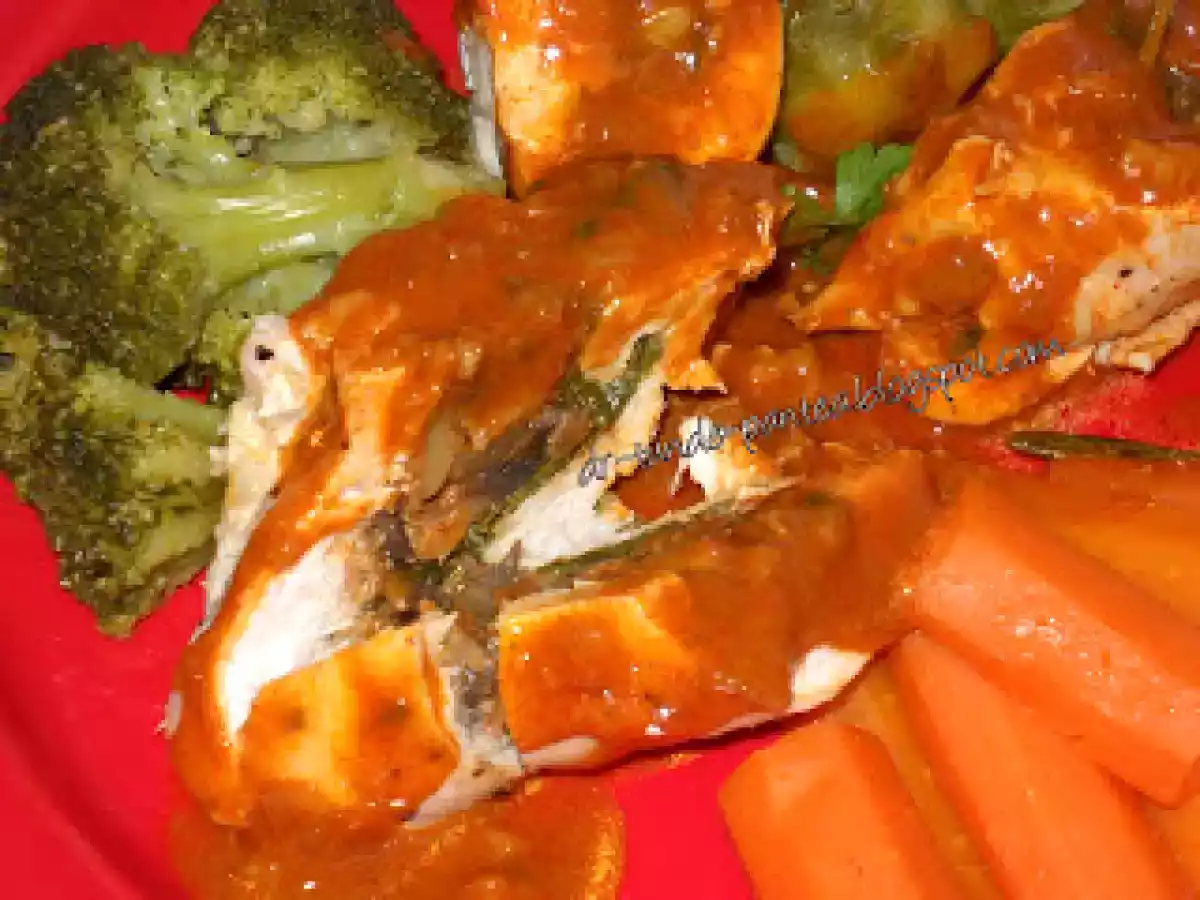 Piept de pui umplut cu ciuperci, rucola si rozmarin cu garnitura de legume