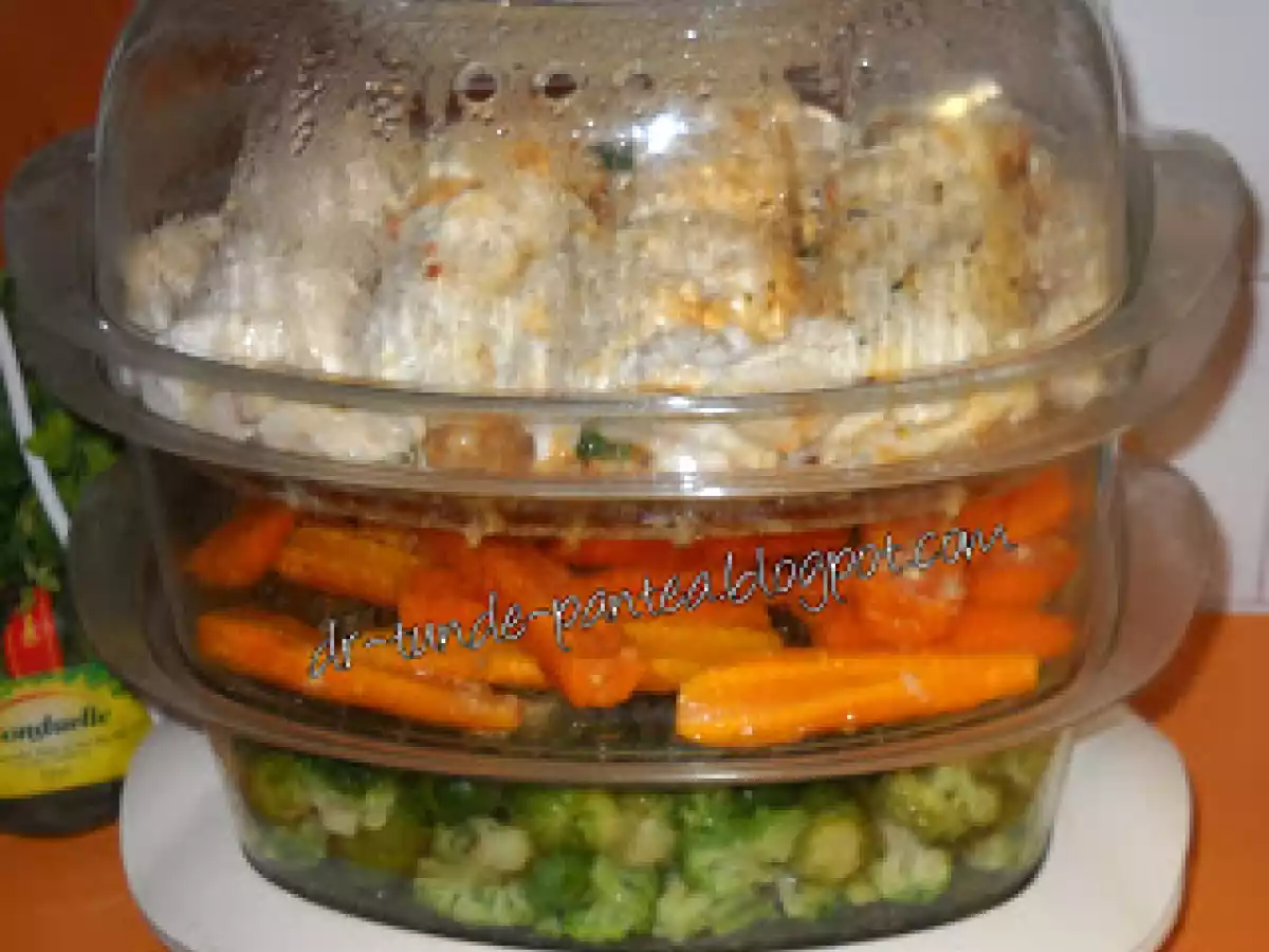 Piept de pui umplut cu ciuperci, rucola si rozmarin cu garnitura de legume - poza 12