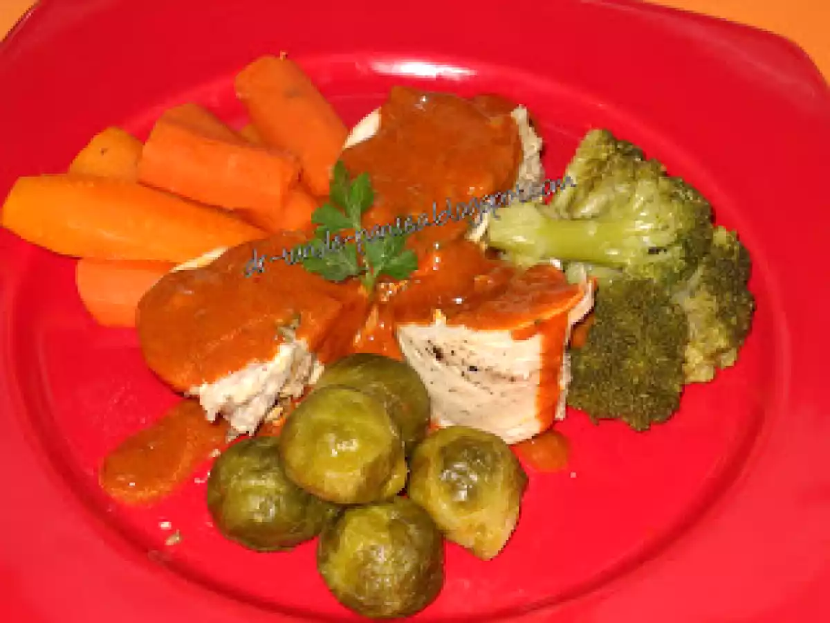 Piept de pui umplut cu ciuperci, rucola si rozmarin cu garnitura de legume - poza 14