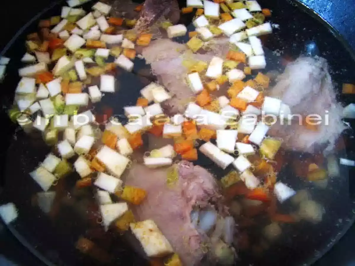 PILAF DE CURCAN CU LEGUME - poza 5