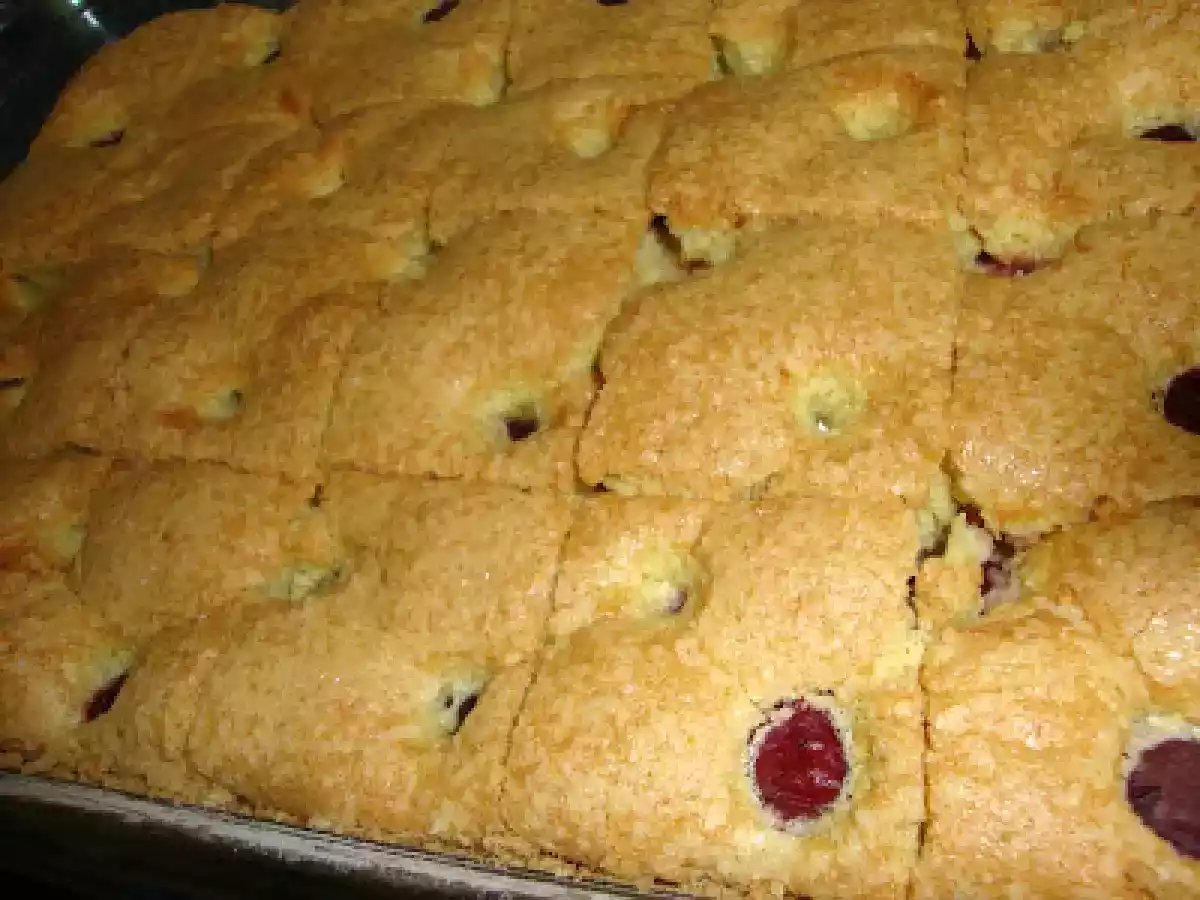 Piscot cu fructe (visine)