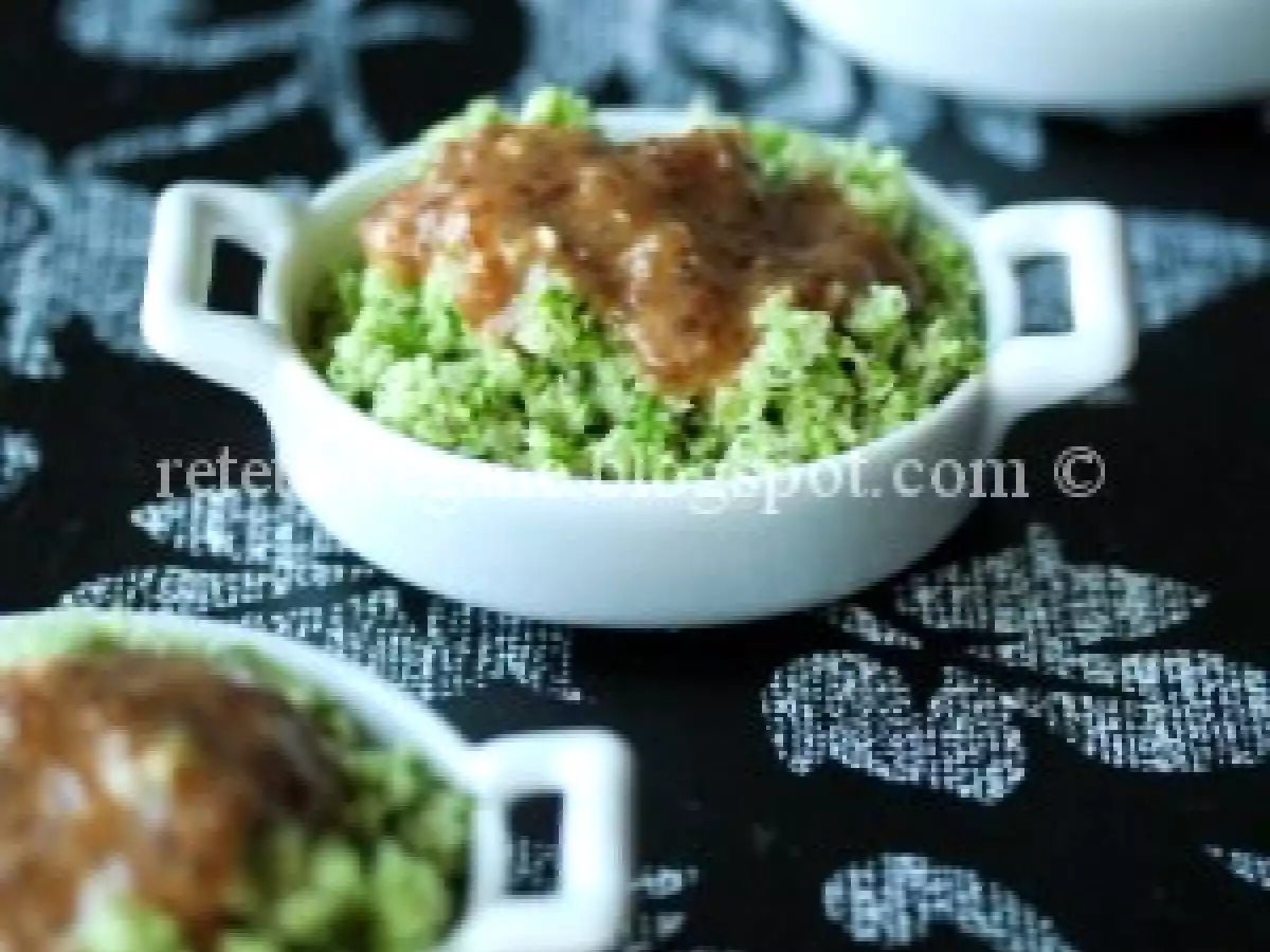 Piure de broccoli cu sos dulce-acrisor