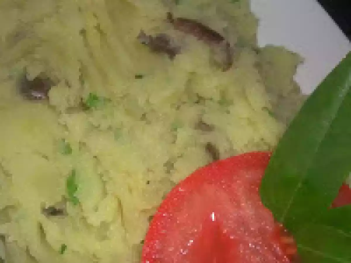 Piure de cartofi cu masline si varza creata - poza 2