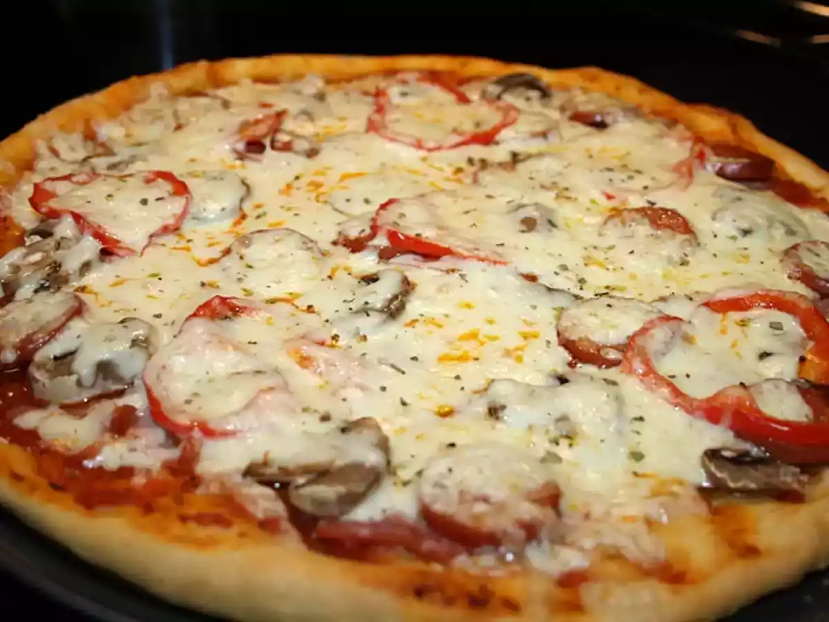 Pizza ca la pizzerie - poza 2