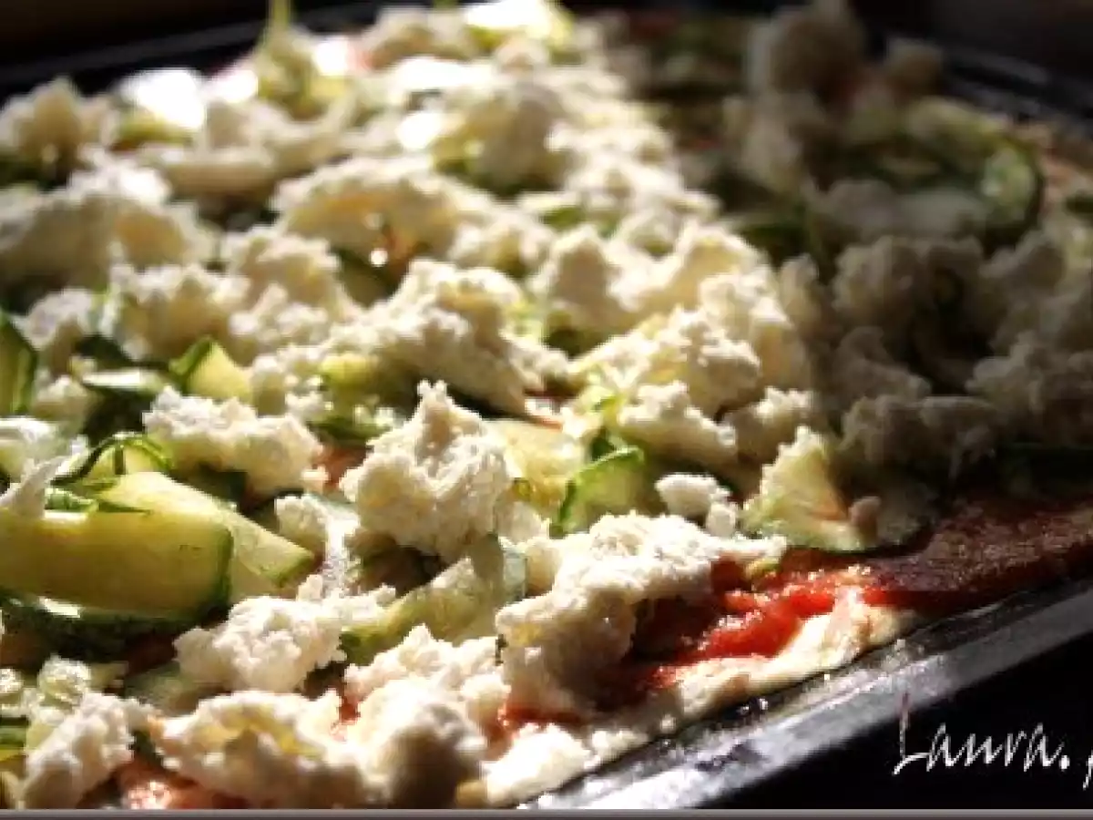 Pizza con zucchine (dovlecei) - poza 7