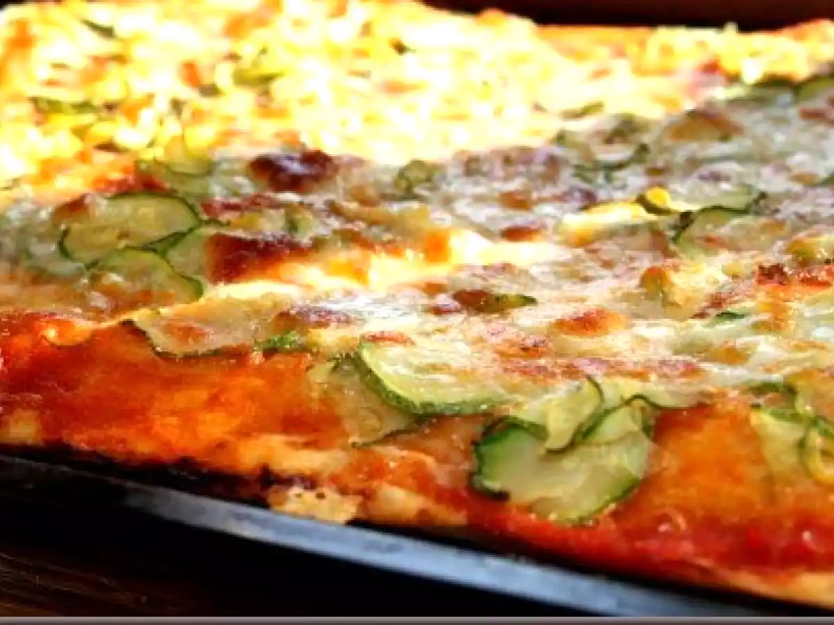 Pizza con zucchine (dovlecei) - poza 8