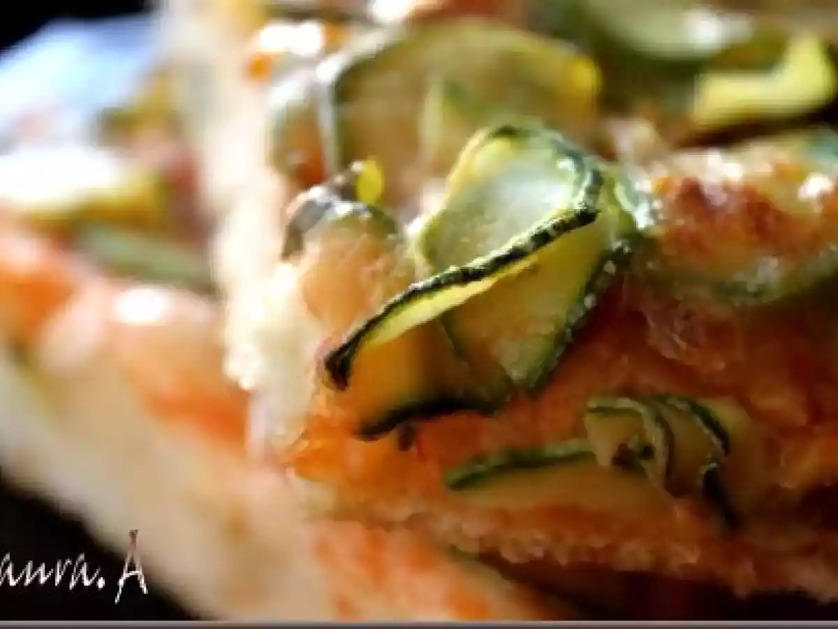 Pizza con zucchine (dovlecei) - poza 10