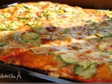 Pizza con zucchine (dovlecei)