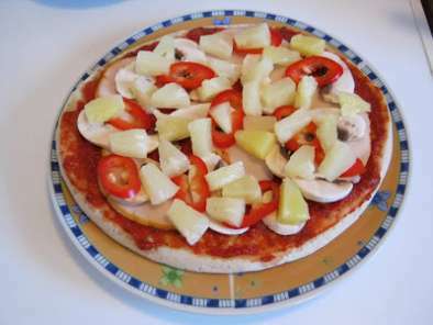 Pizza cu ananas i unc - poza 4