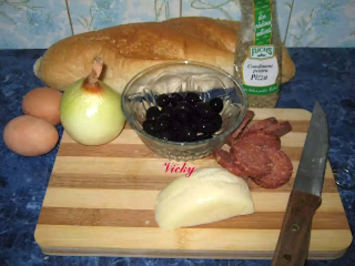 Pizza cu blat de paine, la cuptorul cu microunde - poza 4