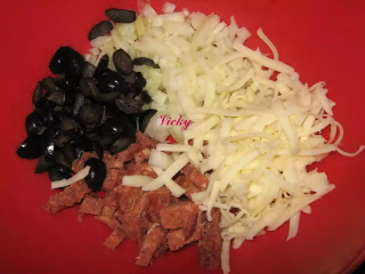 Pizza cu blat de paine, la cuptorul cu microunde - poza 5