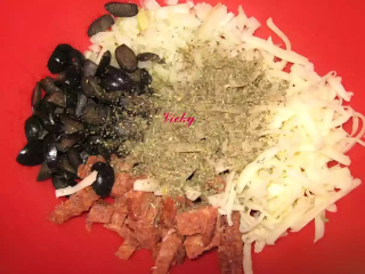 Pizza cu blat de paine, la cuptorul cu microunde - poza 6