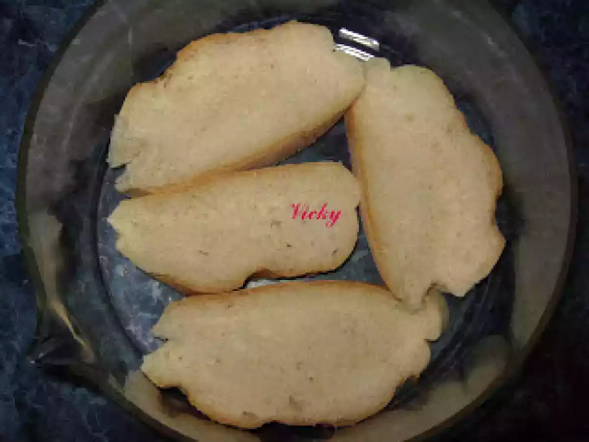 Pizza cu blat de paine, la cuptorul cu microunde - poza 8