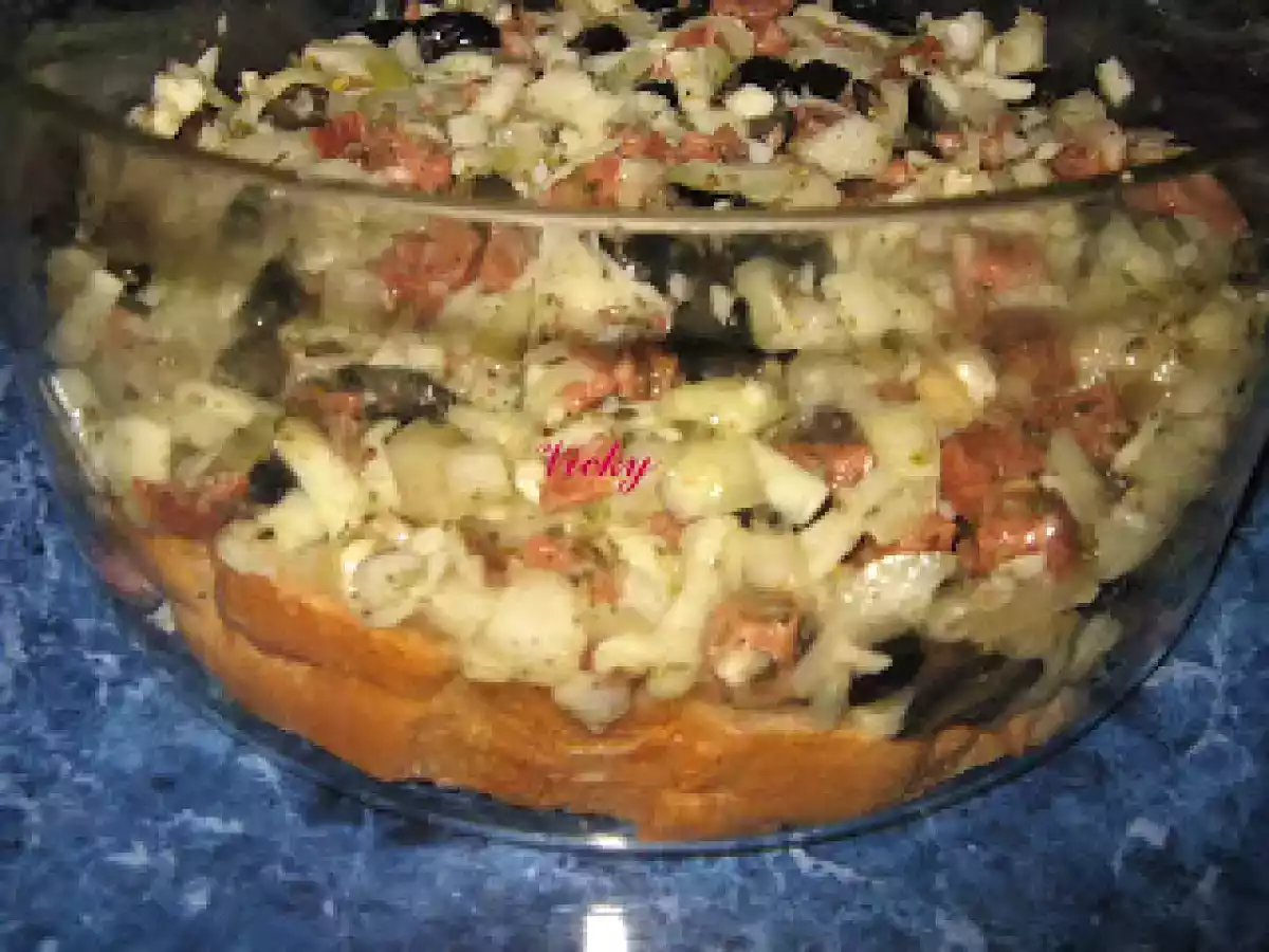 Pizza cu blat de paine, la cuptorul cu microunde - poza 10