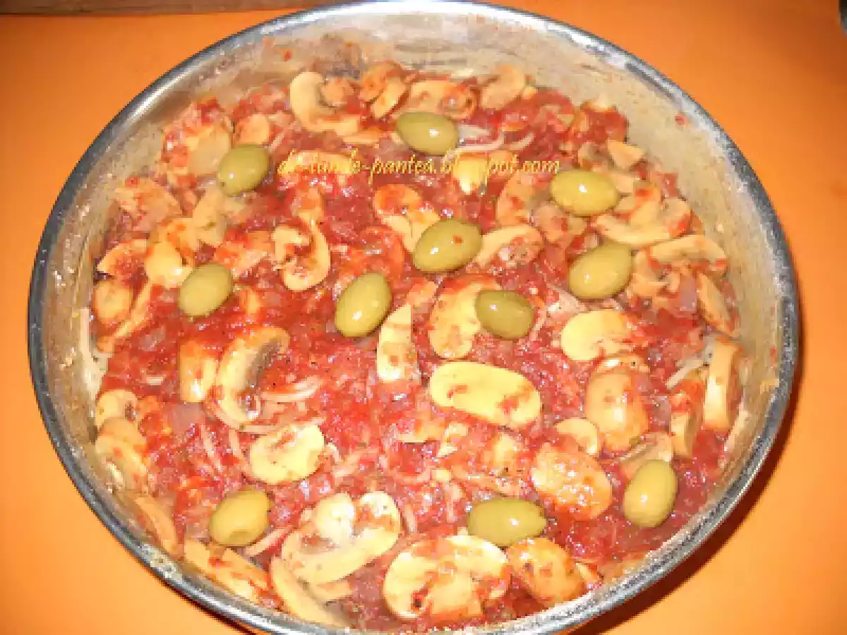 Pizza cu blat din spaghete - poza 6