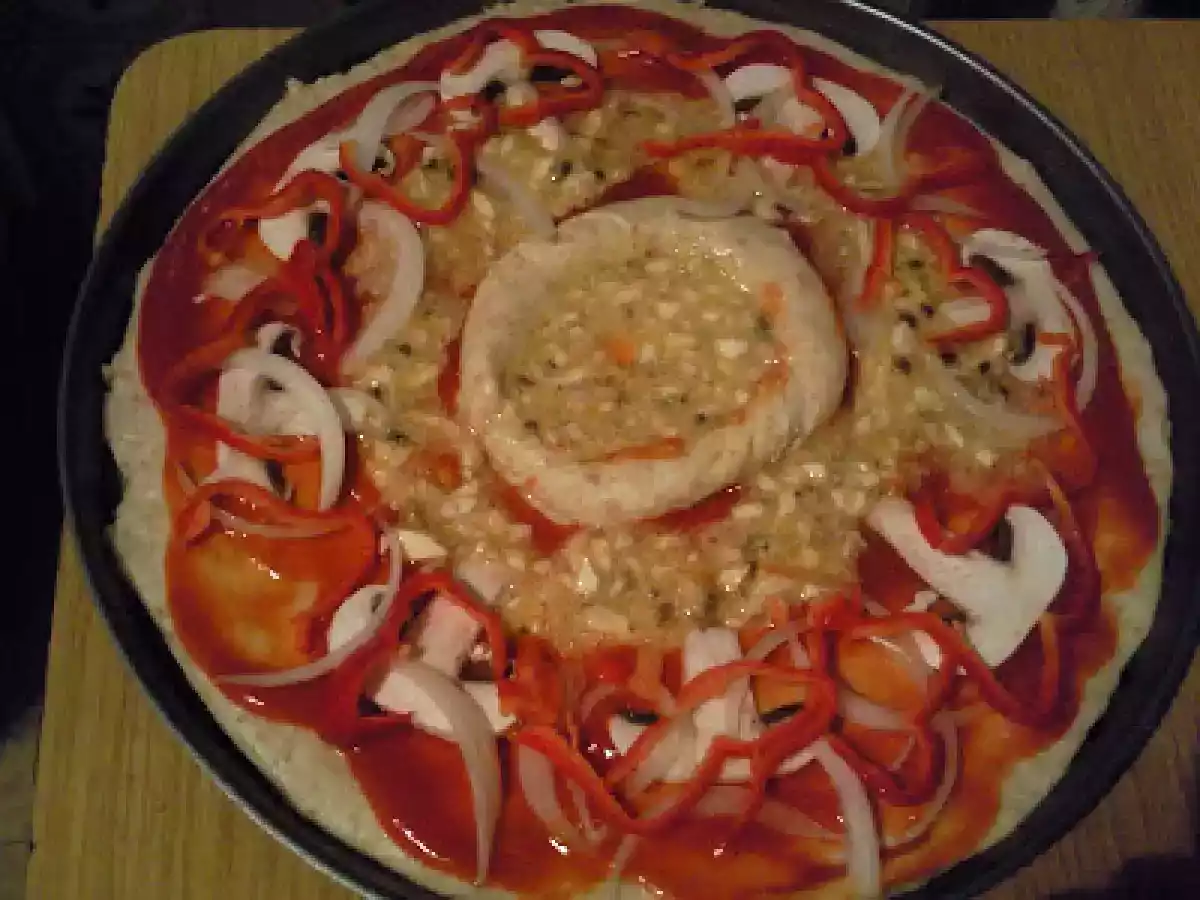 PIZZA CU CIUPERCI SI BRANZA DE CAPRA - poza 4