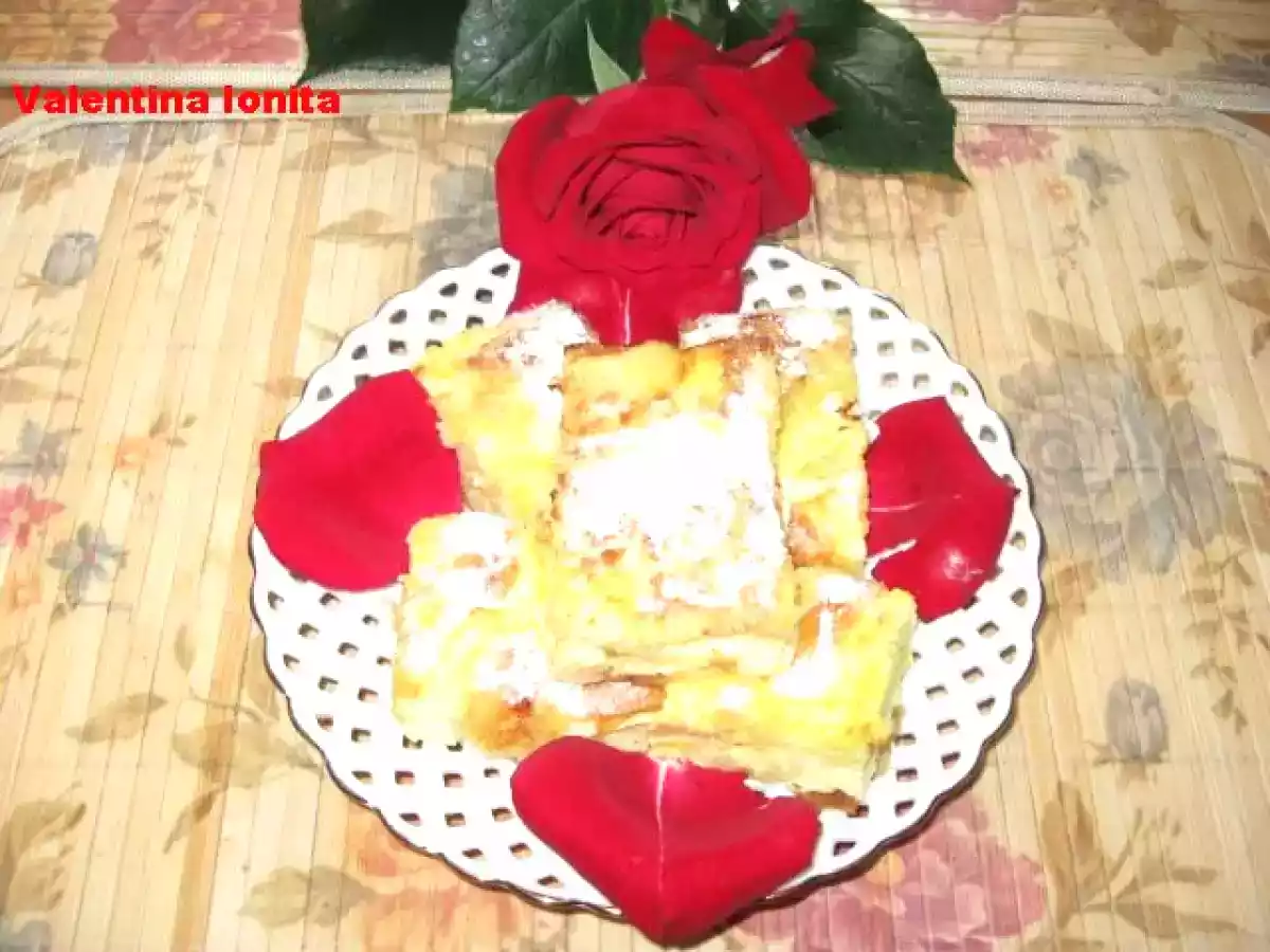 Placinta creata cu branza dulce si stafide - poza 3