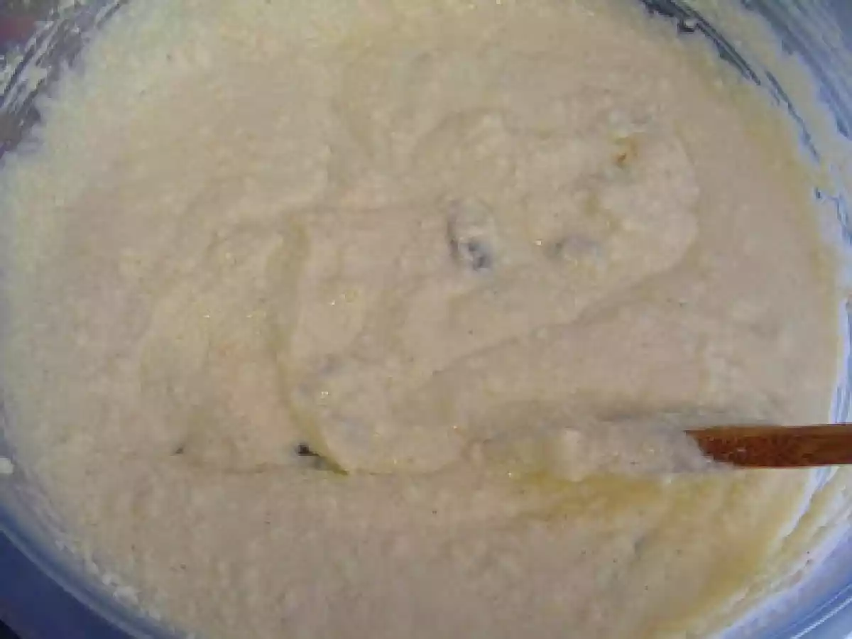 Placinta cu branza dulce si stafide - poza 3