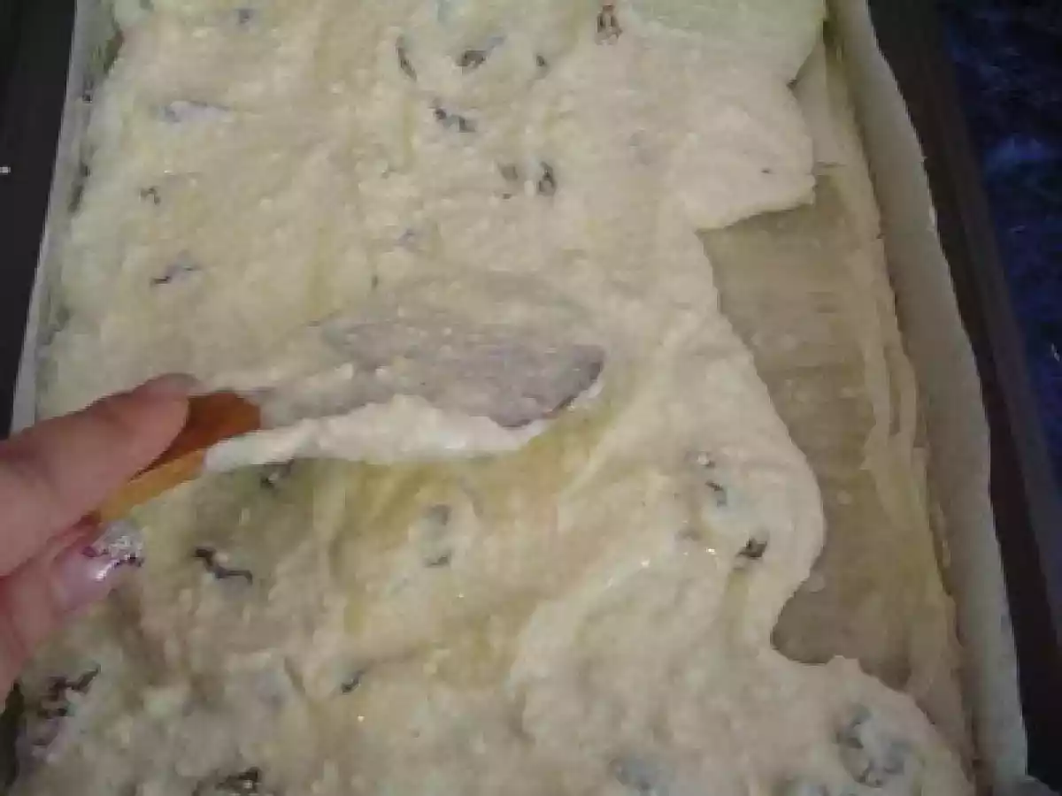 Placinta cu branza dulce si stafide - poza 4