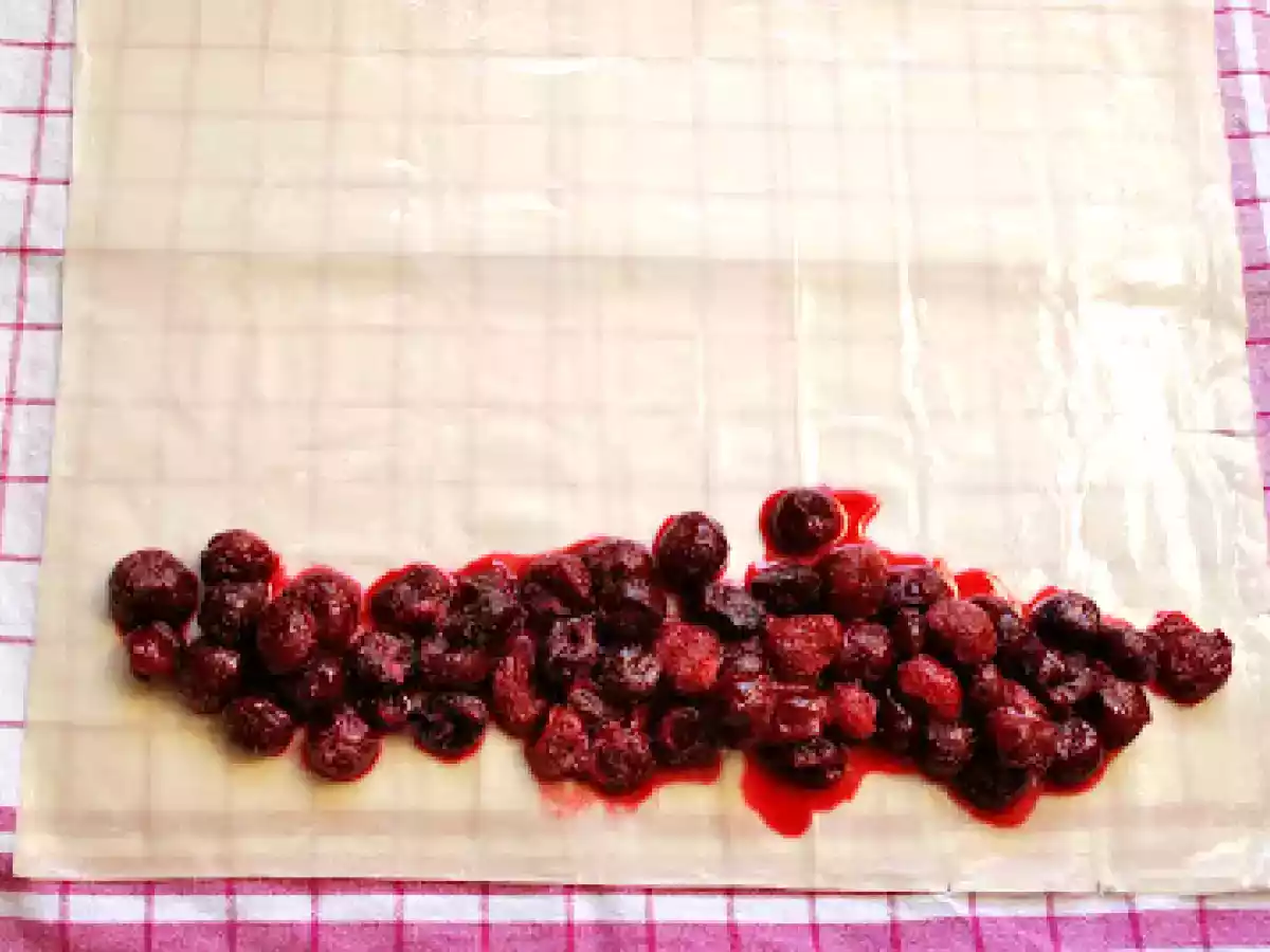 Placinta cu branza dulce si visine - poza 8