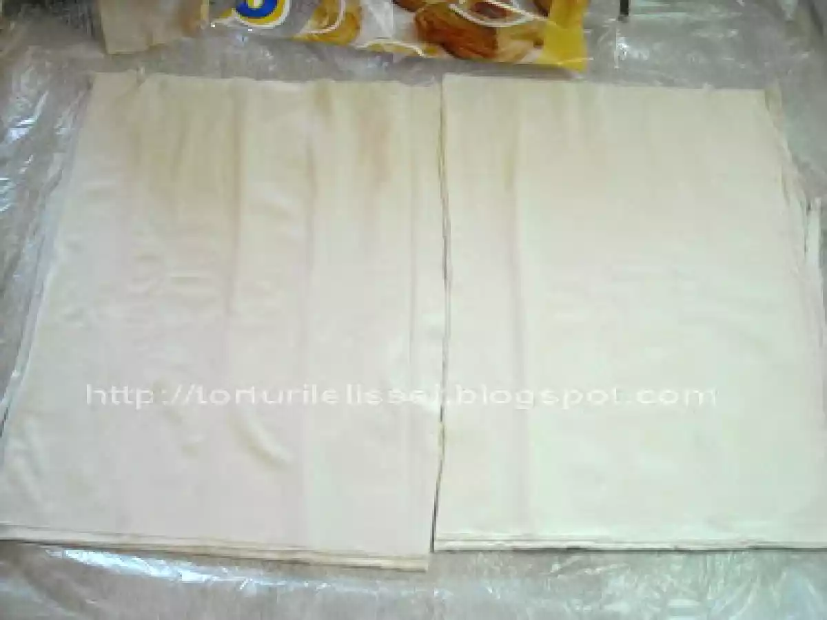 Placinta cu branza, insiropata! - poza 2