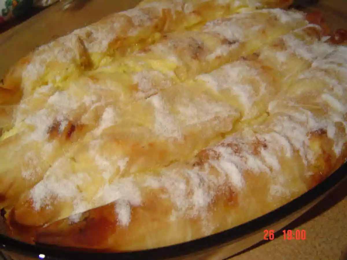 Placinta cu branza si caise uscate