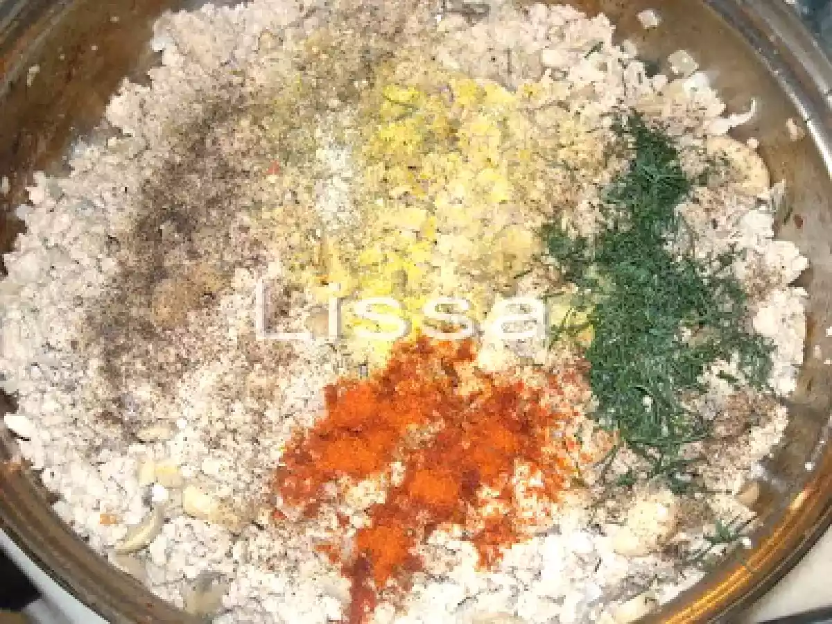 Placinta cu carne si ciuperci - poza 4