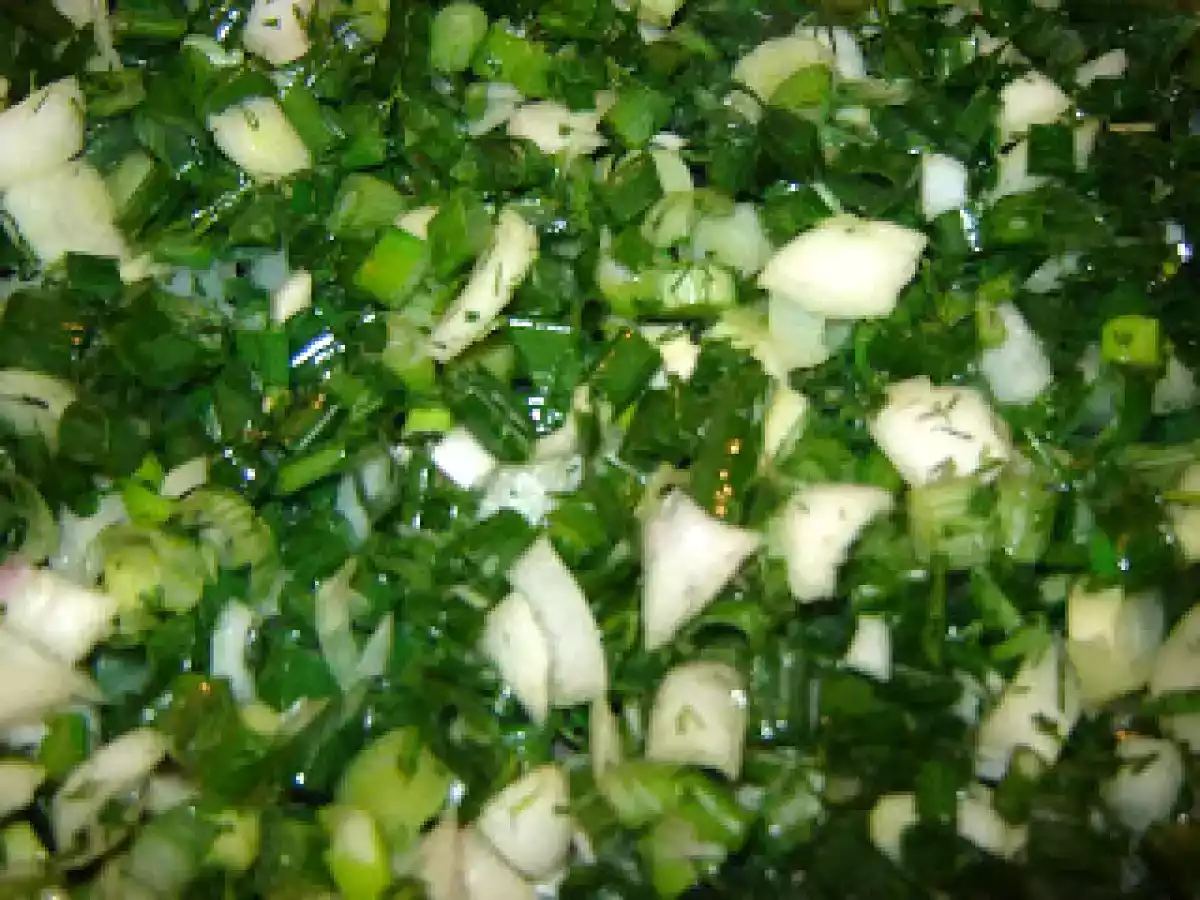 Placinta cu ciuperci, ceapa verde si telemea