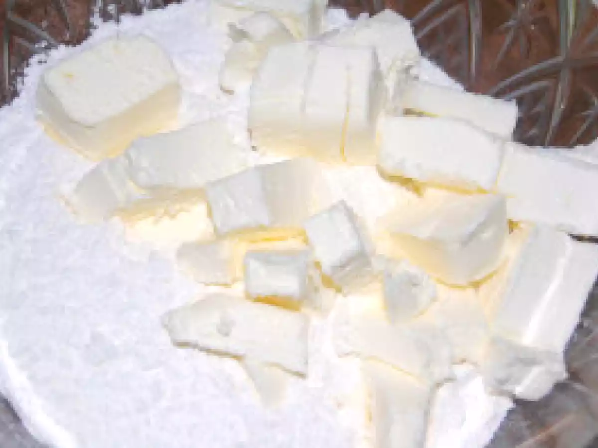 Placinta cu rubarba si capsuni - poza 2