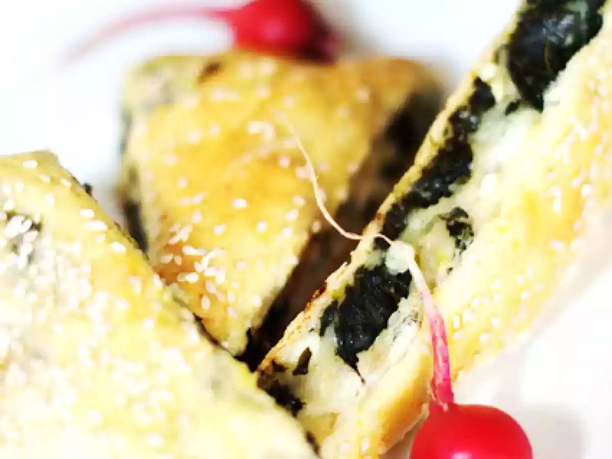 PLACINTA CU SPANAC SI BRANZA DE BURDUF