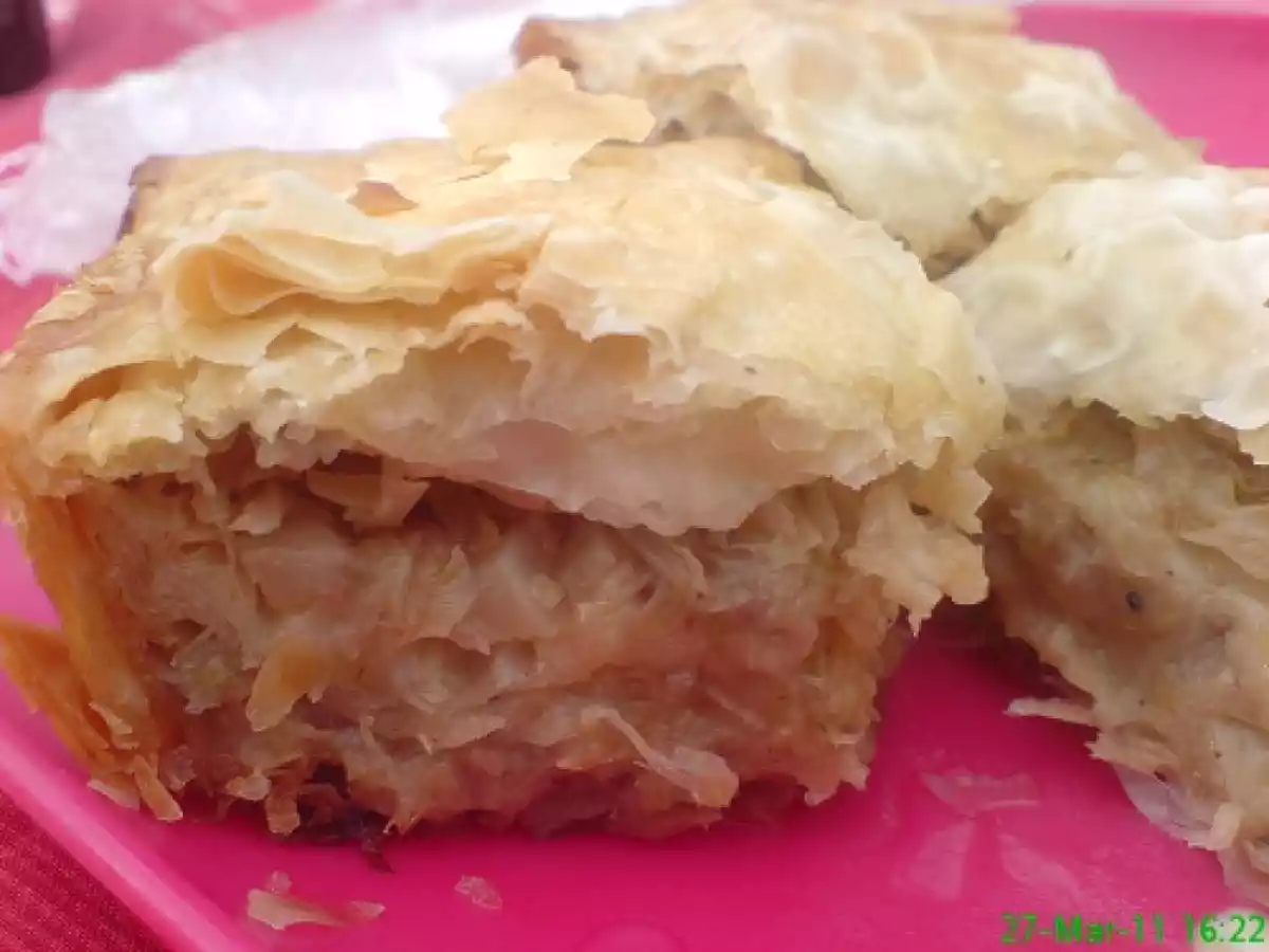 Placinta cu varza (de post) - poza 2