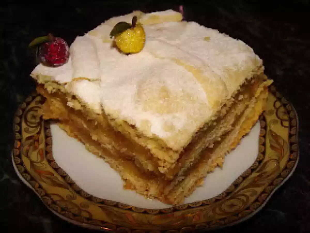 Placinta de mere cu aluat fraged